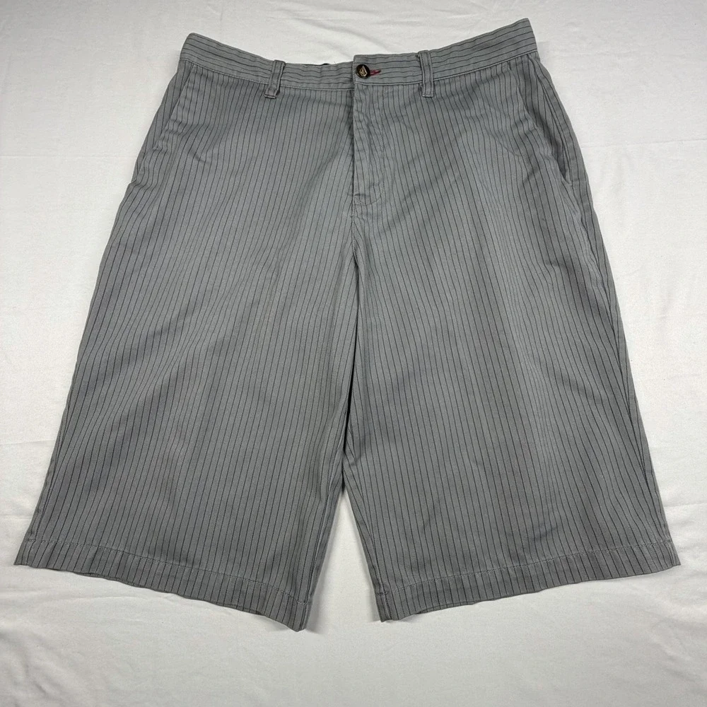 Volcom Men's Shorts Grey W/ Black Pinstripes 33in Waist Skate Surf Snow